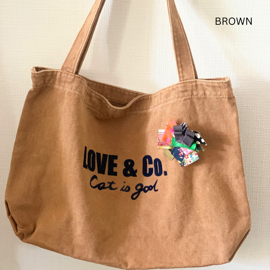 LOVE & Co. BIG TOTE cat is god (グチャフラワーブローチ付き)