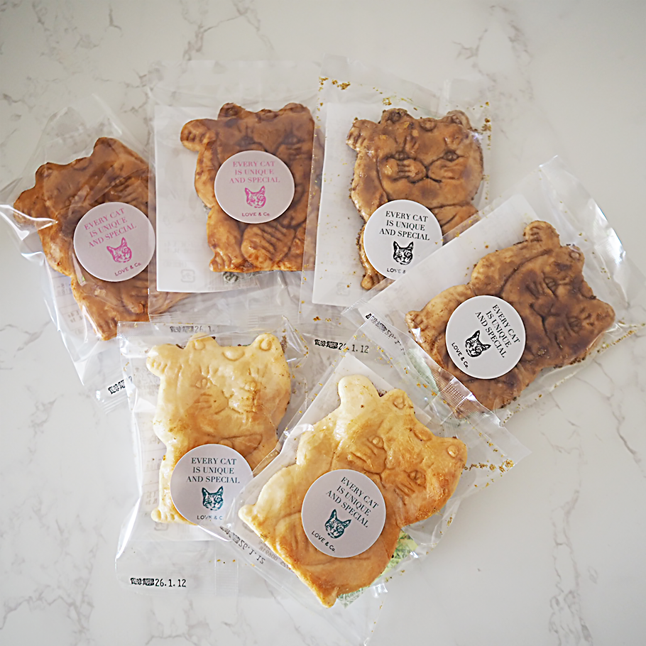 HANDMADEのラブコCATS巾着と招き猫せんべいセット