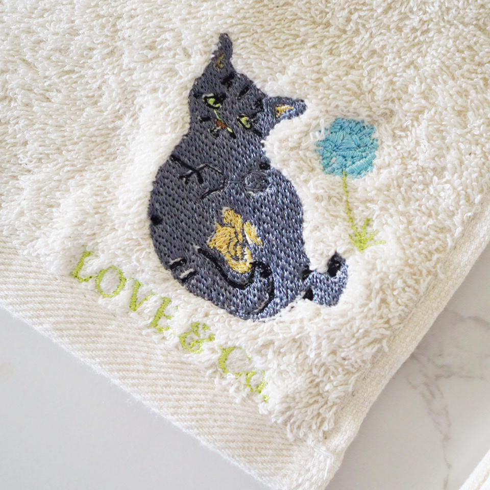 スカビーママンの刺繍のオーガニックコットンミニタオル