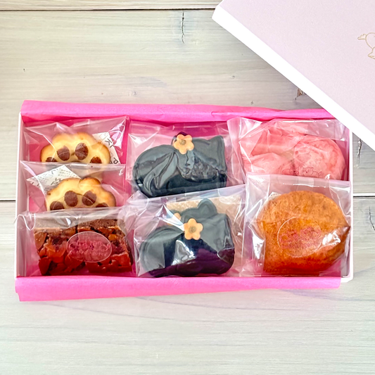 おかみちゃんのおすわりギフトBOX(マスコット付き)