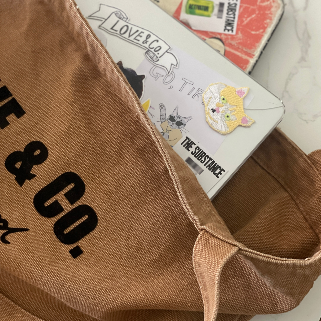 LOVE & Co. BIG TOTE cat is god (グチャフラワーブローチ付き）