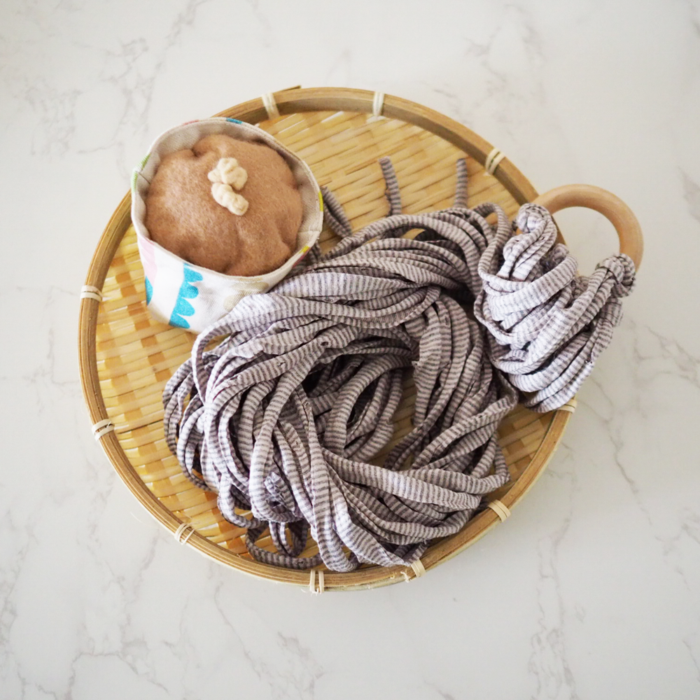 ケイコヤマシタのくるみそば TOYセット（じゃらし＆ケリケリ＋竹ザル）