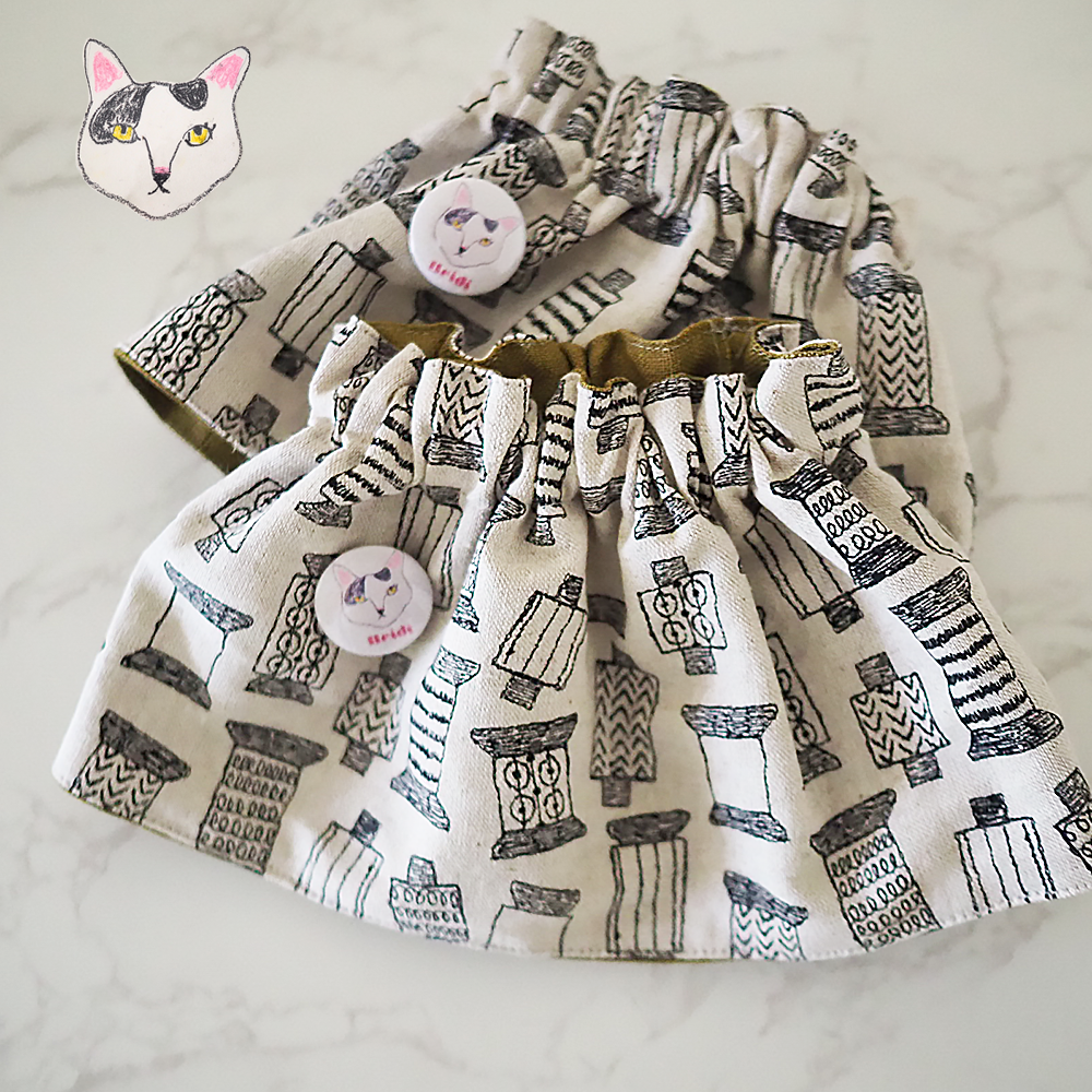 ケイコヤマシタのアームシュシュ ラブコCATミニ缶バッジつき