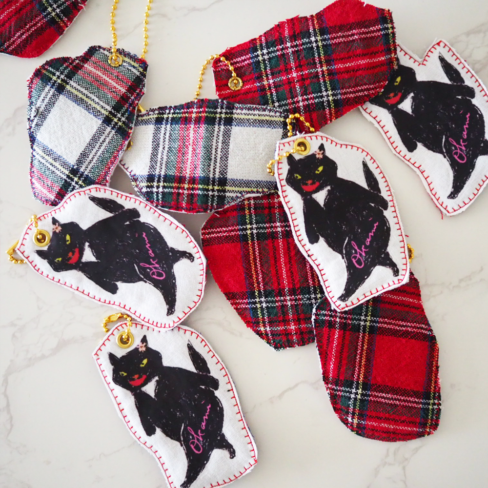 お散歩おかみちゃんのお菓子セット（マスコット付き）