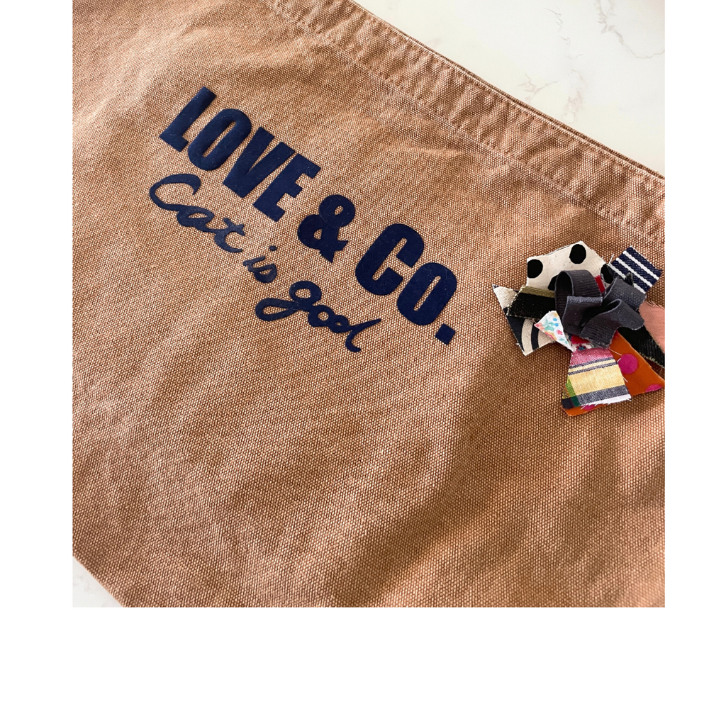 LOVE & Co. BIG TOTE cat is god (グチャフラワーブローチ付き）