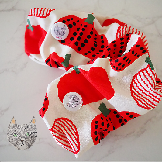 ケイコヤマシタのアームシュシュ ラブコCATミニ缶バッジつき