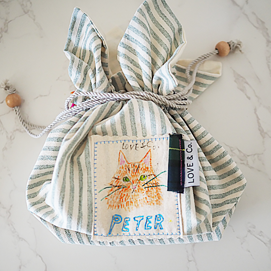 HANDMADEのラブコCATS巾着と招き猫せんべいセット