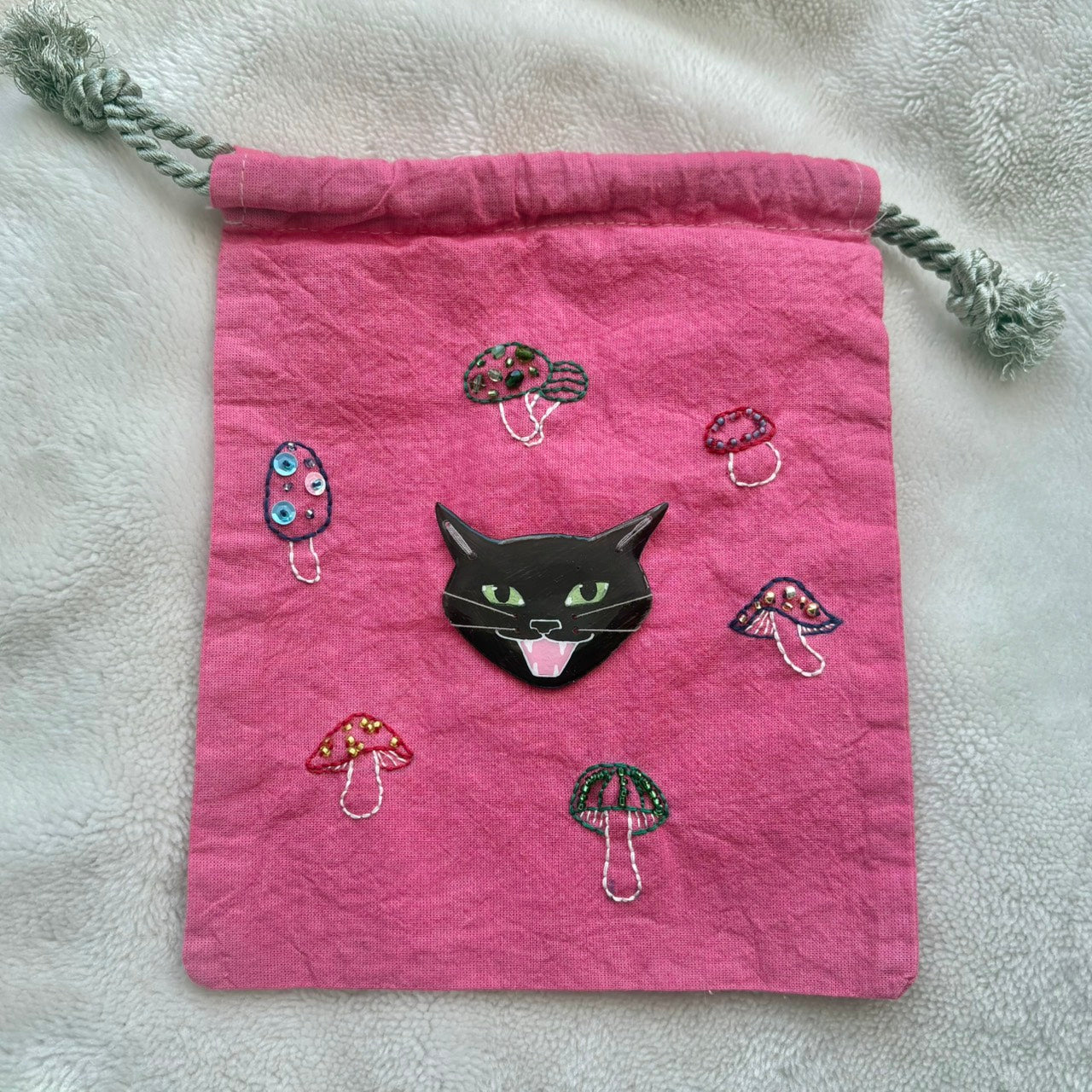 手染めのビーズ刺繍巾着 by yui