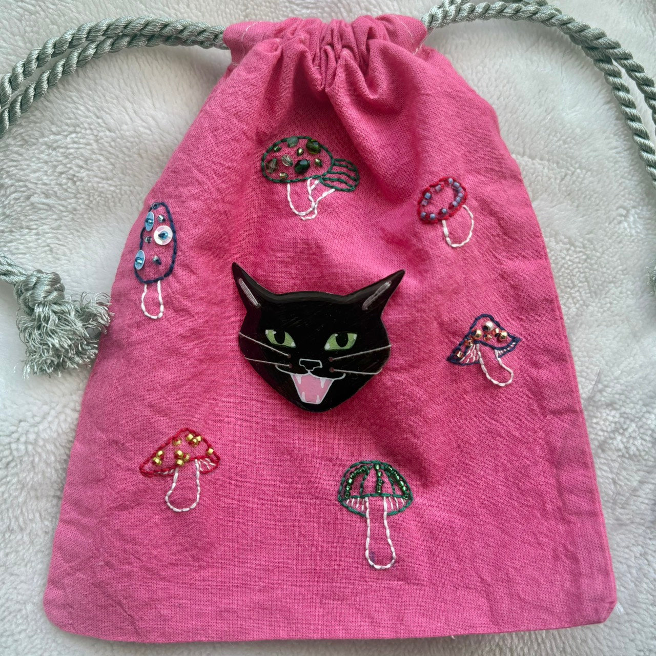 手染めのビーズ刺繍巾着 by yui