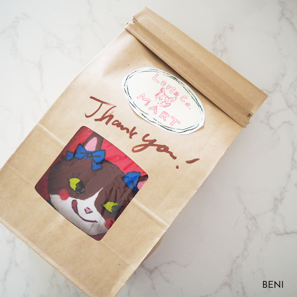 ラブコMART 　ラブコCATSのカレンダークッション (次回使えるお得なクーポン付き）