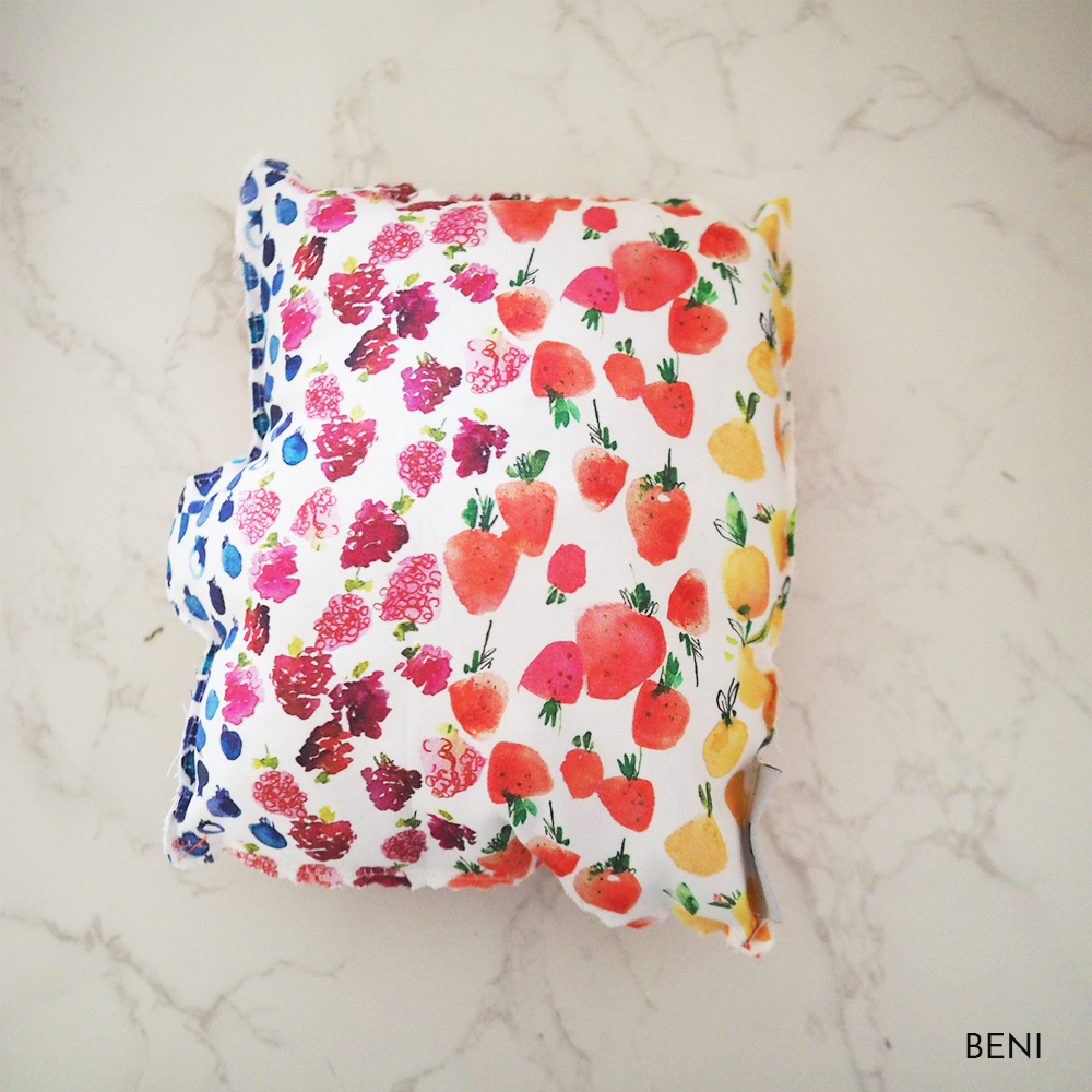 ラブコMART 　ラブコCATSのカレンダークッション (次回使えるお得なクーポン付き）