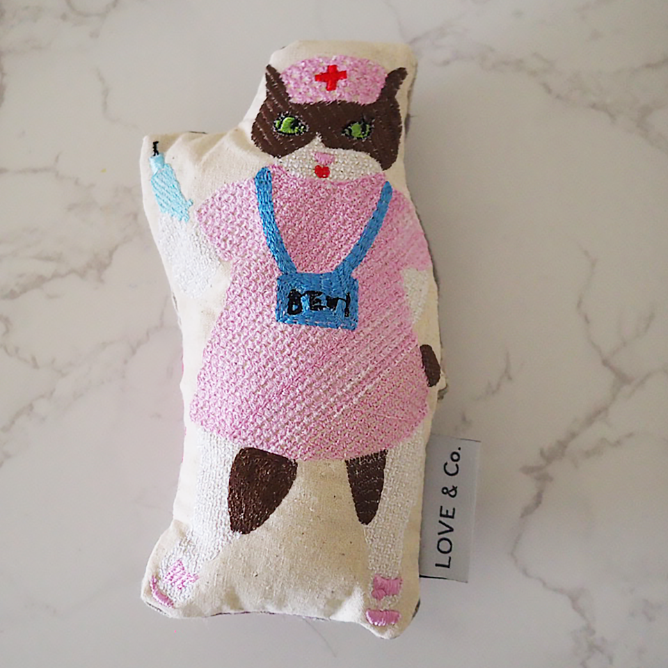 刺繍のラブコCATS ドール   LARGE