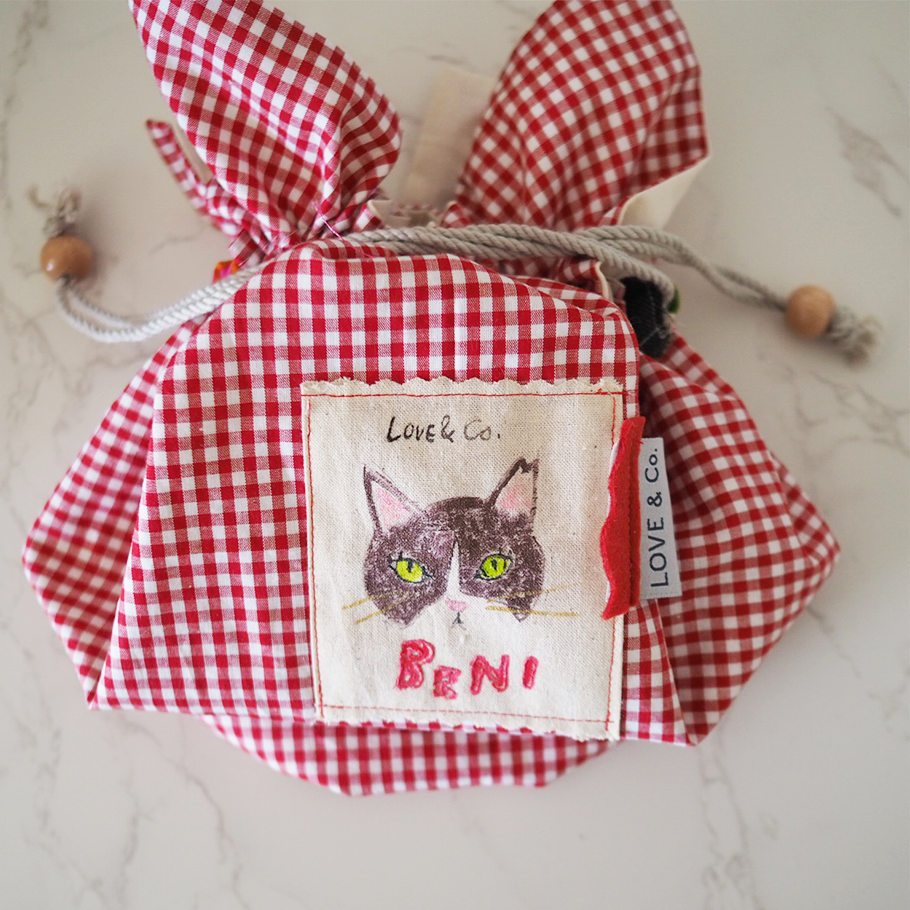 HANDMADEのラブコCATS巾着と招き猫せんべいセット