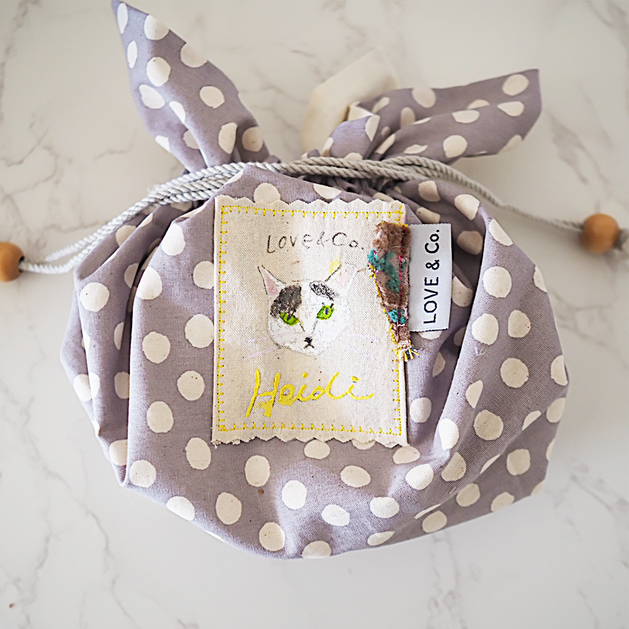 HANDMADEのラブコCATS巾着と招き猫せんべいセット