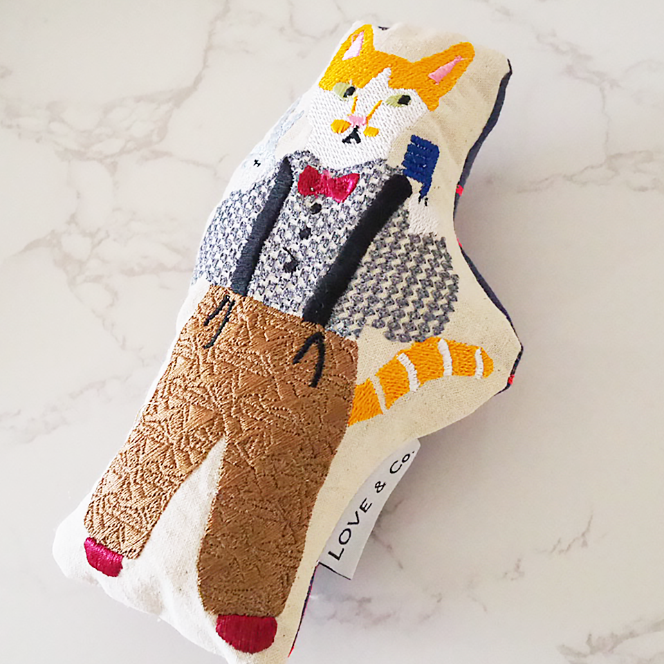 刺繍のラブコCATS ドール   LARGE