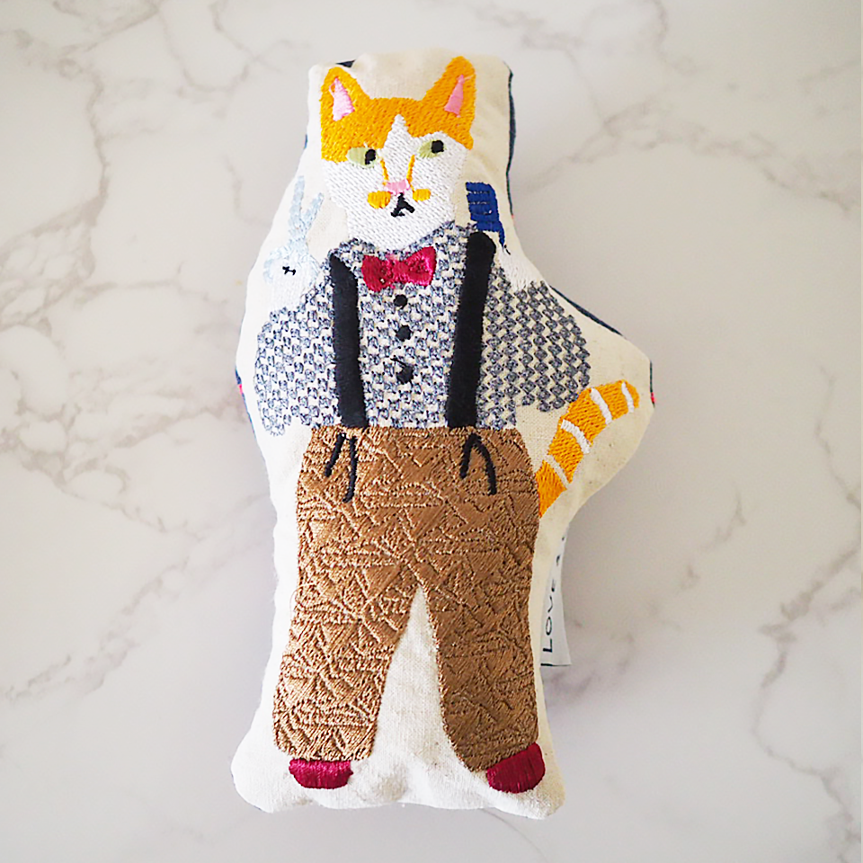 刺繍のラブコCATS ドール   LARGE