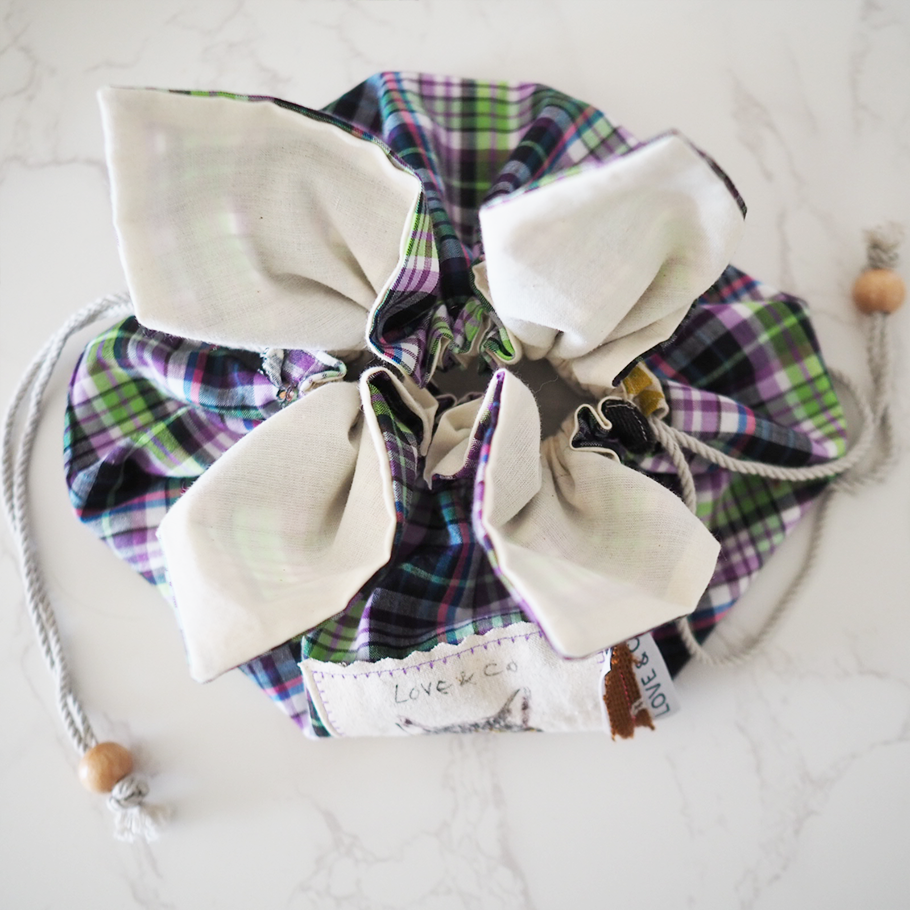 HANDMADEのラブコCATS巾着と招き猫せんべいセット