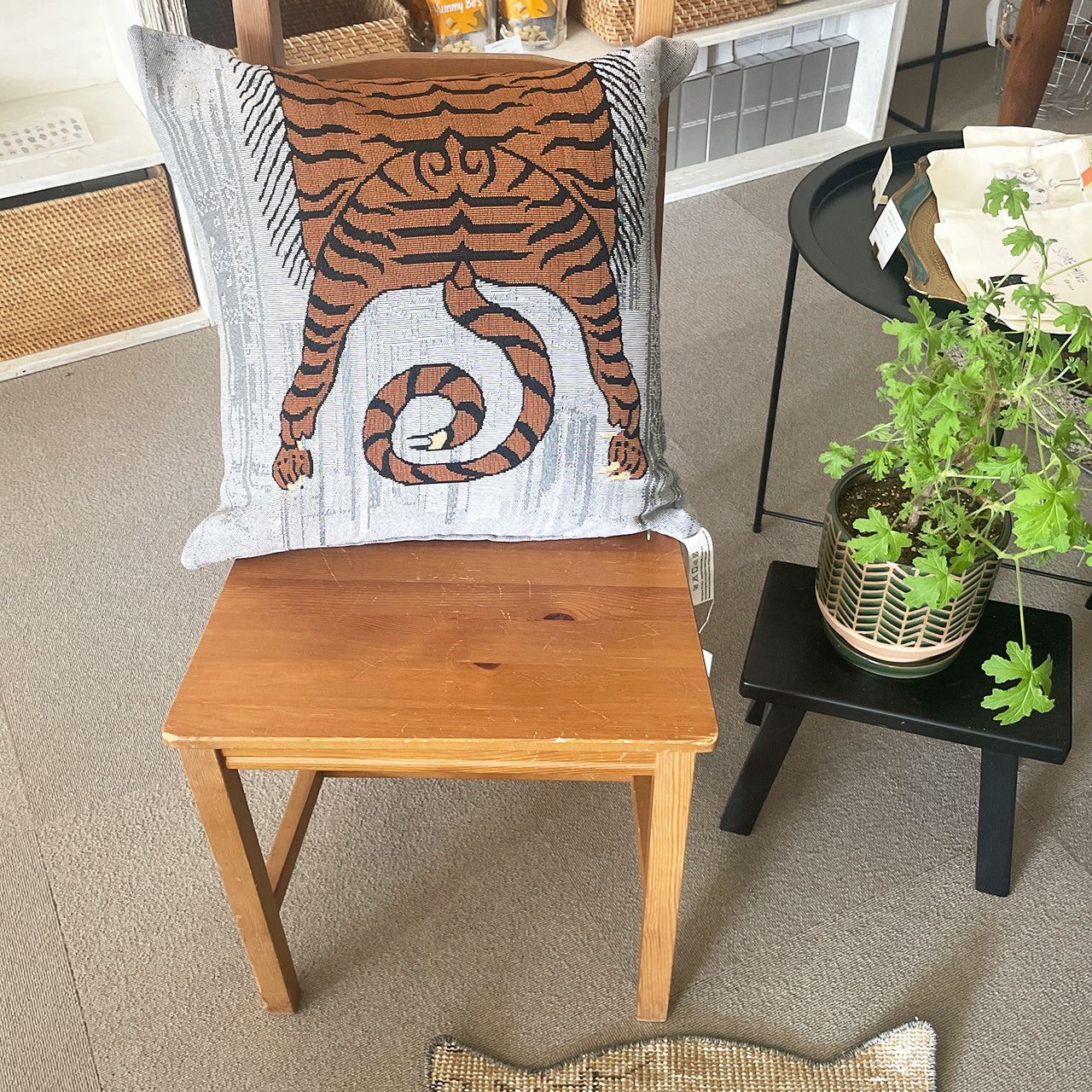 TIGER ジャガードクッションカバー