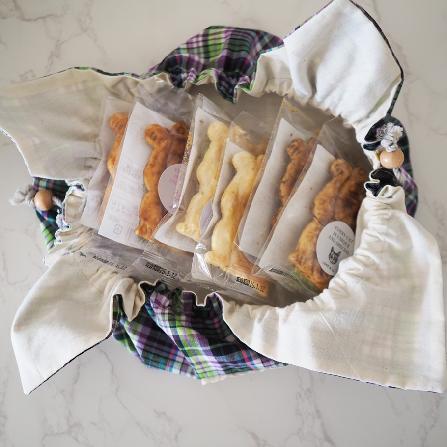 HANDMADEのラブコCATS巾着と招き猫せんべいセット