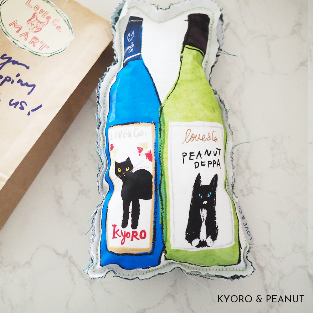 ラブコMART 　ラブコCATSのカレンダークッション (次回使えるお得なクーポン付き）