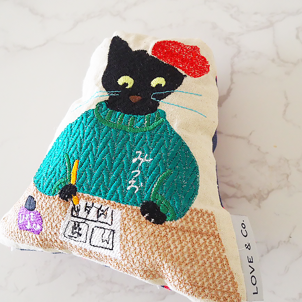 刺繍のラブコCATS ドール LARGE – LOVE&Co. 保護猫がはたらく会社