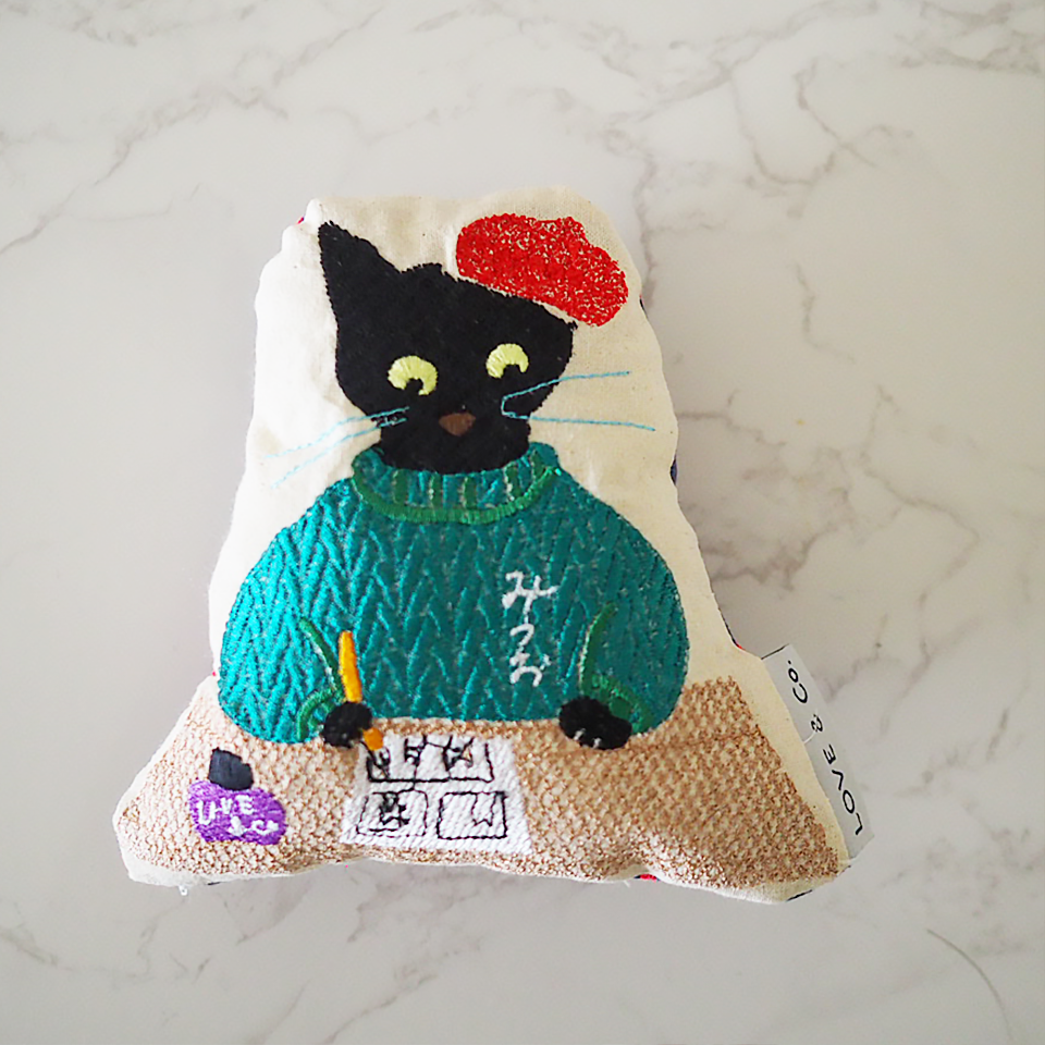 刺繍のラブコCATS ドール   LARGE