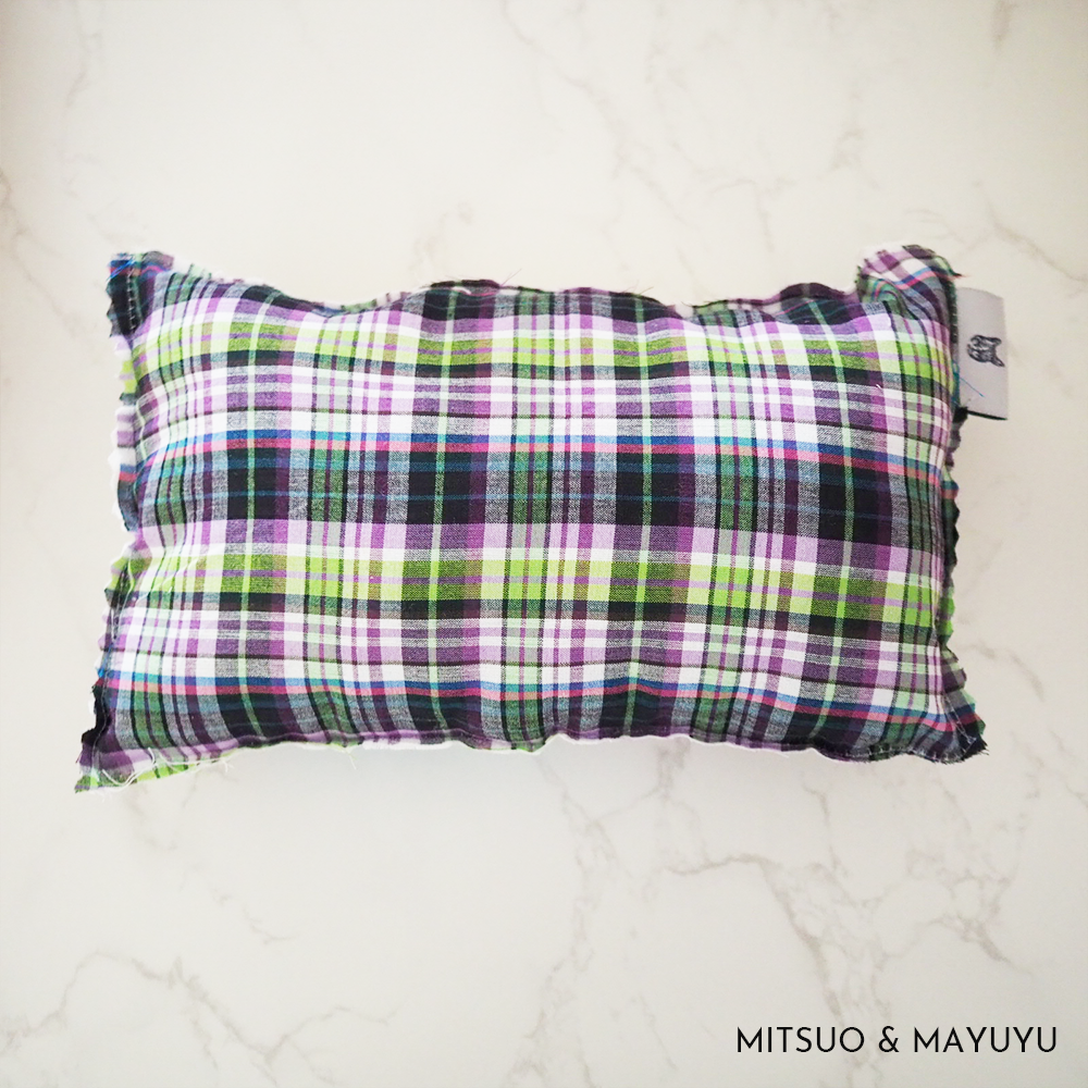 ラブコMART 　ラブコCATSのカレンダークッション (次回使えるお得なクーポン付き）