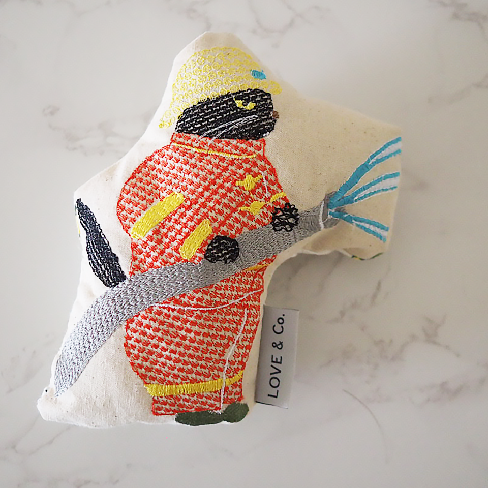 刺繍のラブコCATS ドール   LARGE