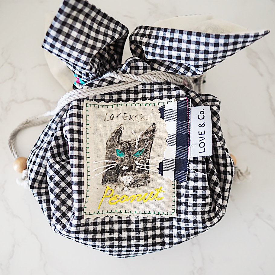 HANDMADEのラブコCATS巾着と招き猫せんべいセット