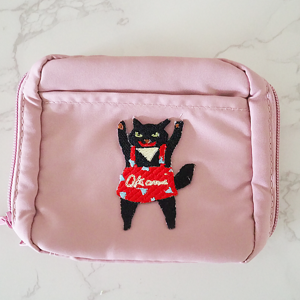 おかみちゃんの刺繍のマルチクッションポーチ　