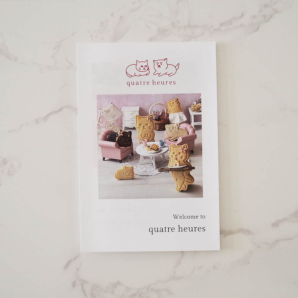 お散歩おかみちゃんのお菓子セット（マスコット付き）