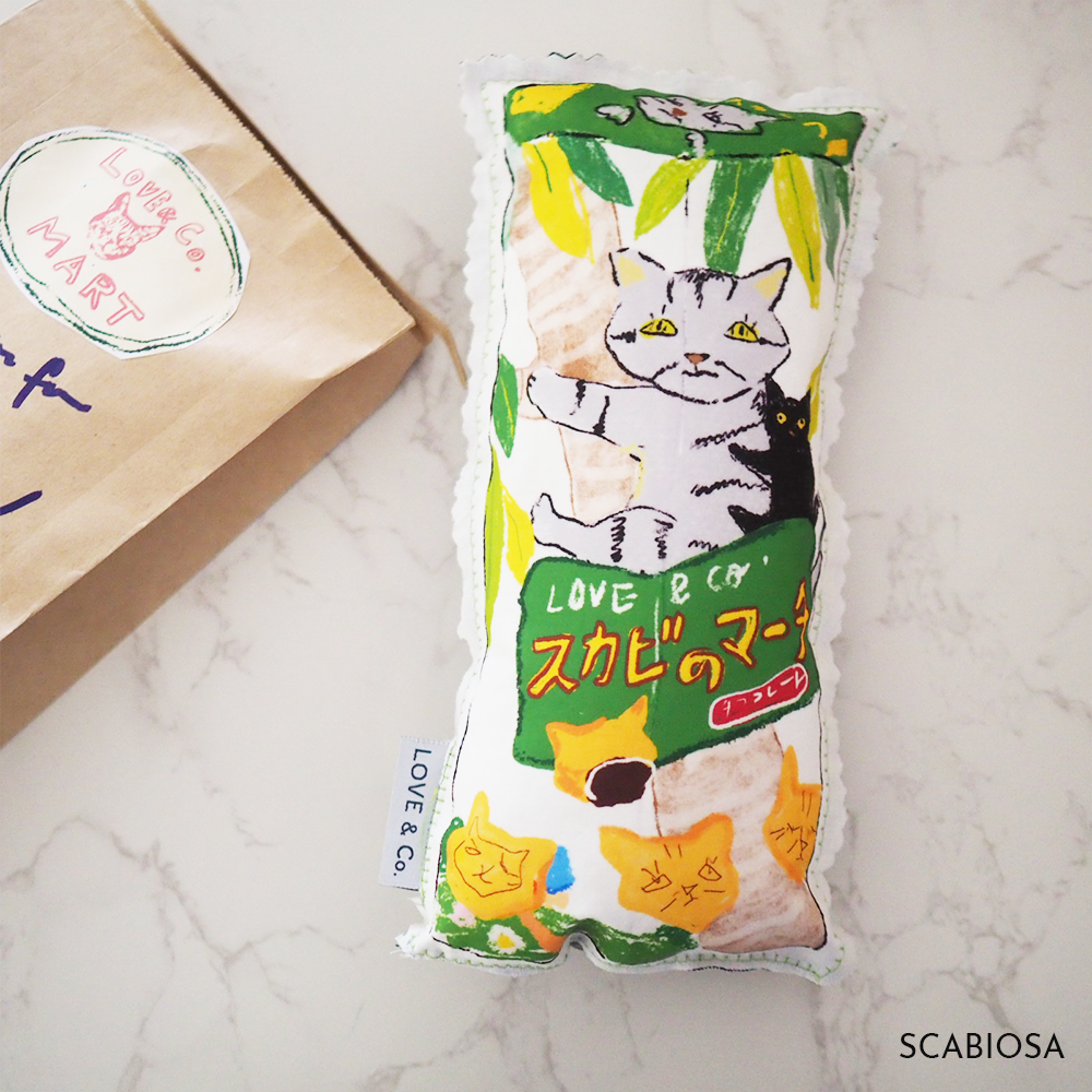 ラブコMART 　ラブコCATSのカレンダークッション (次回使えるお得なクーポン付き）