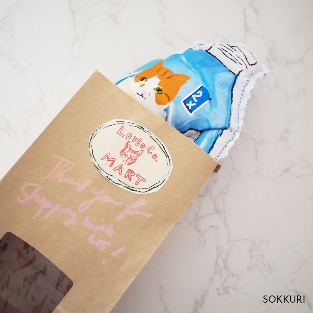 ラブコMART 　ラブコCATSのカレンダークッション (次回使えるお得なクーポン付き）