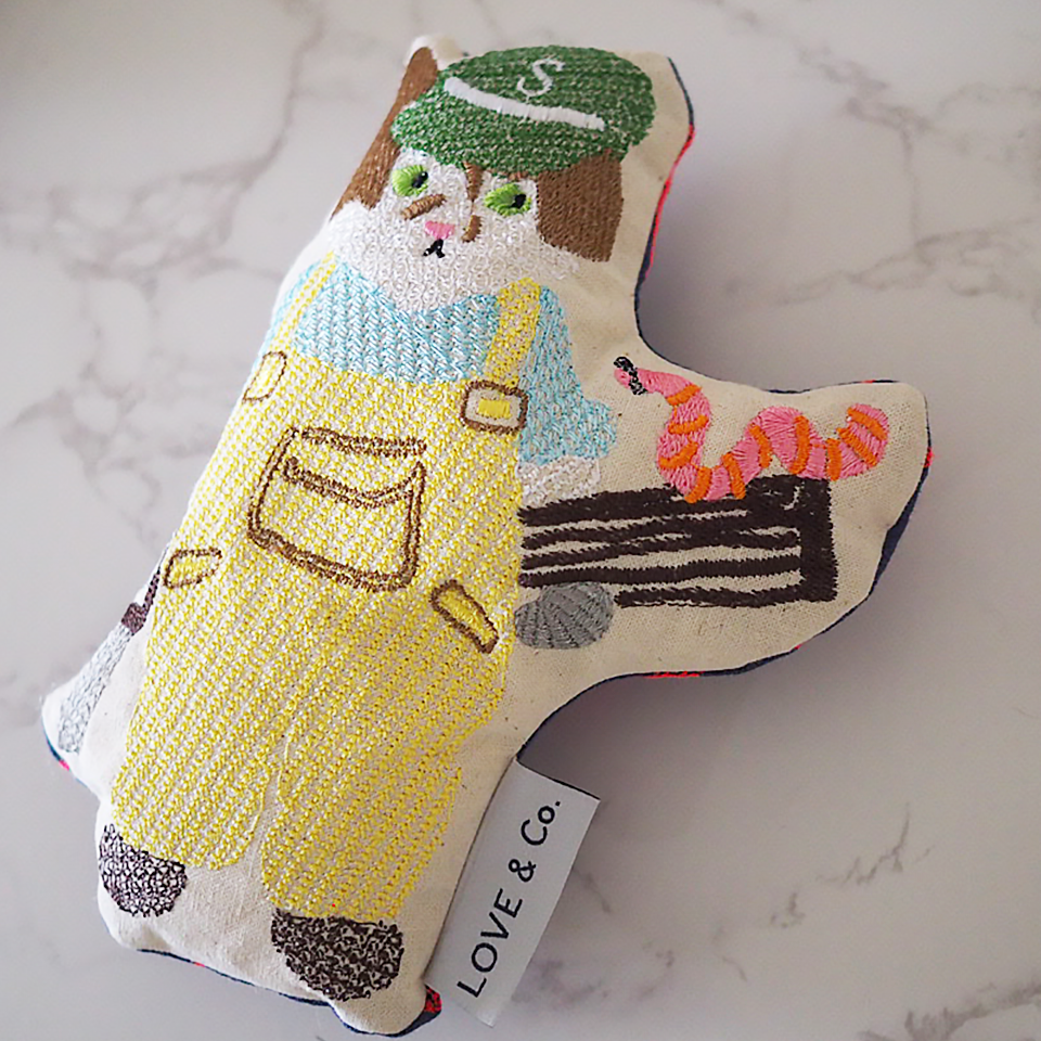 刺繍のラブコCATS ドール   LARGE