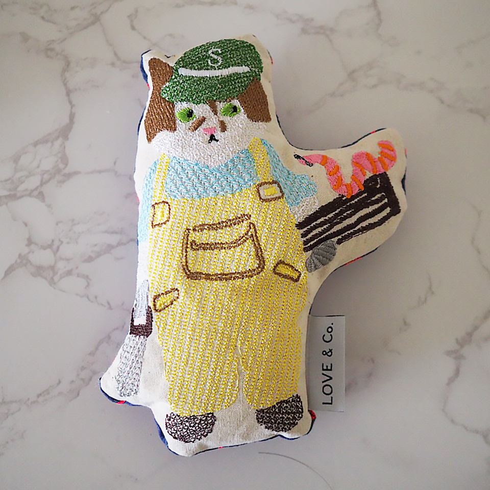 刺繍のラブコCATS ドール   LARGE