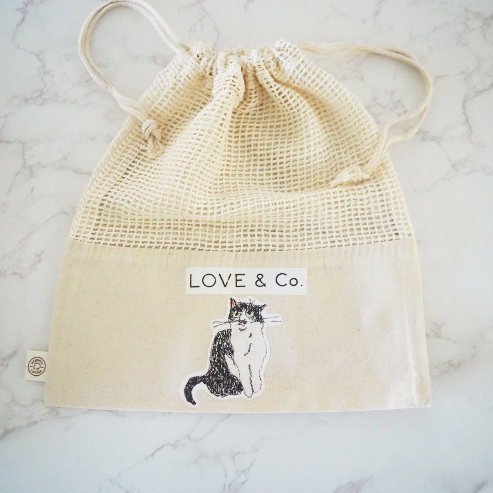 オーガニックコットンのラブコCATS 刺繍プリント巾着